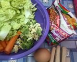 Foto langkah ke 1 dari resep Caymin (capcay mie instant).