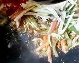 A picture of step 7 of Vegetable szechuan spaghetti.