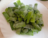 Foto del paso 1 de la receta: Papas en salsa verde con huevo duro y judías verdes
