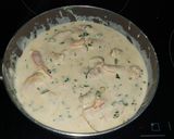 Foto del paso 3 de la receta: Langostinos (camarones) a la crema y albahaca