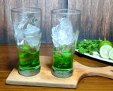 Foto langkah ke 5 dari resep Es Mojito Selasih (199).