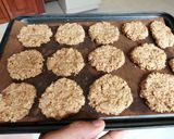 Foto del paso 4 de la receta: Galletas de Avena, Coco, Miel, Quinua y Leche de Almendras