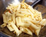 झटपट क्रीमी पास्ता(jhatpat creamy pasta recipe in hindi) रेसिपी चरण 4 फोटो