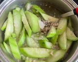 Hình bước làm 2 của món Canh Mướp Nấu Thịt Bằm