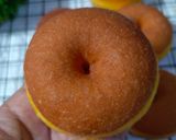Foto langkah ke 21 dari resep Donat Labu Kuning Super Lembut Tanpa Degasing.