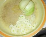 Foto langkah ke 5 dari resep Sup Jamur Dengan Sawi & Tahu [Vegetarian Safe].