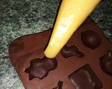 Foto del paso 7 de la receta: Temperado de chocolate con relleno de ate de guayaba