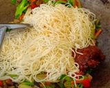 รูปขั้นตอนการทำที่ 5 ของ 🍜พาสต้าผัดน้ำพริกเผา🌶️(เจ)