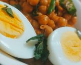 A picture of step 10 of Chana tikka masala.