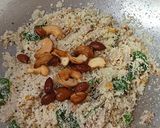A picture of step 3 of Samolina Upma.