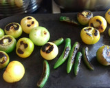 Foto del paso 5 de la receta: Carne de puerco en salsa verde y nopales!