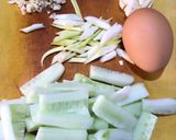 Foto langkah ke 2 dari resep Soup Timun Telur.