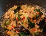 Foto langkah ke 6 dari resep Oseng Labu Siam, Tempe dan Udang.