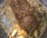 Foto langkah ke 5 dari resep Steak with Mushroom Sauce.
