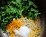 A picture of step 1 of Dal Palak.