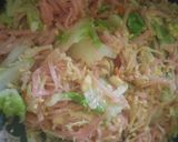 Foto langkah ke 6 dari resep Mi Goreng Ayam Suwir.