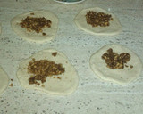 Foto del paso 6 de la receta: Hotteok, comida callejera coreana {bollitos de trigo y arroz rellenos de azúcar y cacahuetes}