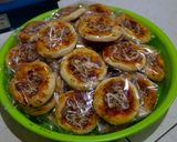 Foto langkah ke 4 dari resep Pizza mini empuk & lembut.