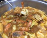 รูปขั้นตอนการทำที่ 5 ของ หม้อไฟแกงส้มกุ้งไข่เจียววุ้นเส้น
