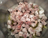 Foto del paso 3 de la receta: Guiso de carne al vino tinto