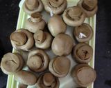 A picture of step 1 of Chilli Mushroom.