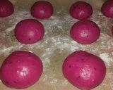 Foto langkah ke 3 dari resep Donat buah naga.
