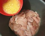 Foto langkah ke 4 dari resep Steak Ayam Crispy Saos Lada Hitam.