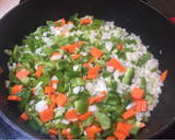 Foto del paso 1 de la receta: Jamoncitos de pollo con setas y verduras a la cerveza