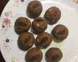 A picture of step 6 of Atta Ladoo / Pinni.