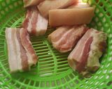 Hình bước làm 1 của món Ba rọi chiên da giòn