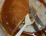 A picture of step 5 of Flan Napolitano.