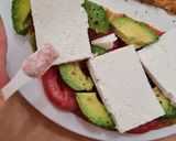 Foto del paso 4 de la receta: Sándwich omelette 🥪 relleno de ricotta, aguacate y tomate 🍅 🥑 🥚