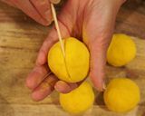 A picture of step 9 of Pumpkin Mochi.