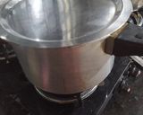 A picture of step 4 of Chocolate Cake.