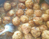 Foto del paso 4 de la receta: Albóndigas de pechugas de pollo en salsa de curry