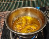 A picture of step 3 of Capsicum Pakoda.