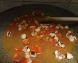 A picture of step 2 of Spaghetti with octopus and fresh tomato sauce.
