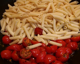 Foto del paso 5 de la receta: Ensalada de pasta con tomates cherry, albahaca y orégano