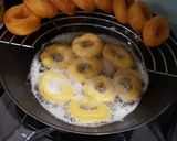 Foto langkah ke 10 dari resep Donat ubi kuning ala tintin rayner.