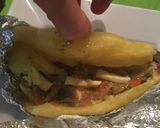 Foto del paso 3 de la receta: Papas rellenas a la Uli (con lo que tengas)