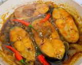Hình bước làm 4 của món Cá hú kho nước dừa tươi