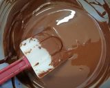 Foto del paso 8 de la receta: Bombones de chocolate con relleno de chapulín