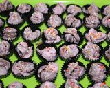Foto langkah ke 2 dari resep Koko Krunch Vanilla Strawberry.
