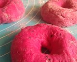 Foto langkah ke 3 dari resep Donat Buah Naga.