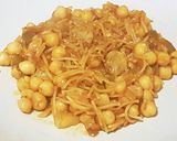 Foto del paso 11 de la receta Garbanzos con Almejas y Fideos "entomataos"