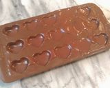 Foto del passaggio 2 della ricetta Cioccolatini ripieni per San Valentino