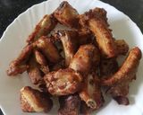 Hình bước làm 1 của món Sườn non chiên mắm