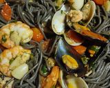 Foto del paso 4 de la receta: Espaguetis negros con marisco