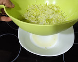 Foto del paso 3 de la receta: Kolokithokeftedes o croquetas de calabacín griegas 🇬🇷