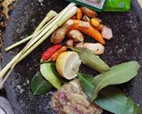 Foto langkah ke 2 dari resep Ayam goreng ungkep bumbu kuning I.